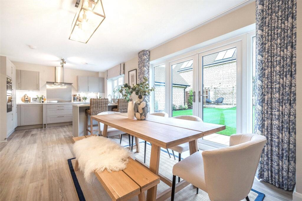 House in Gloucester - View 4
