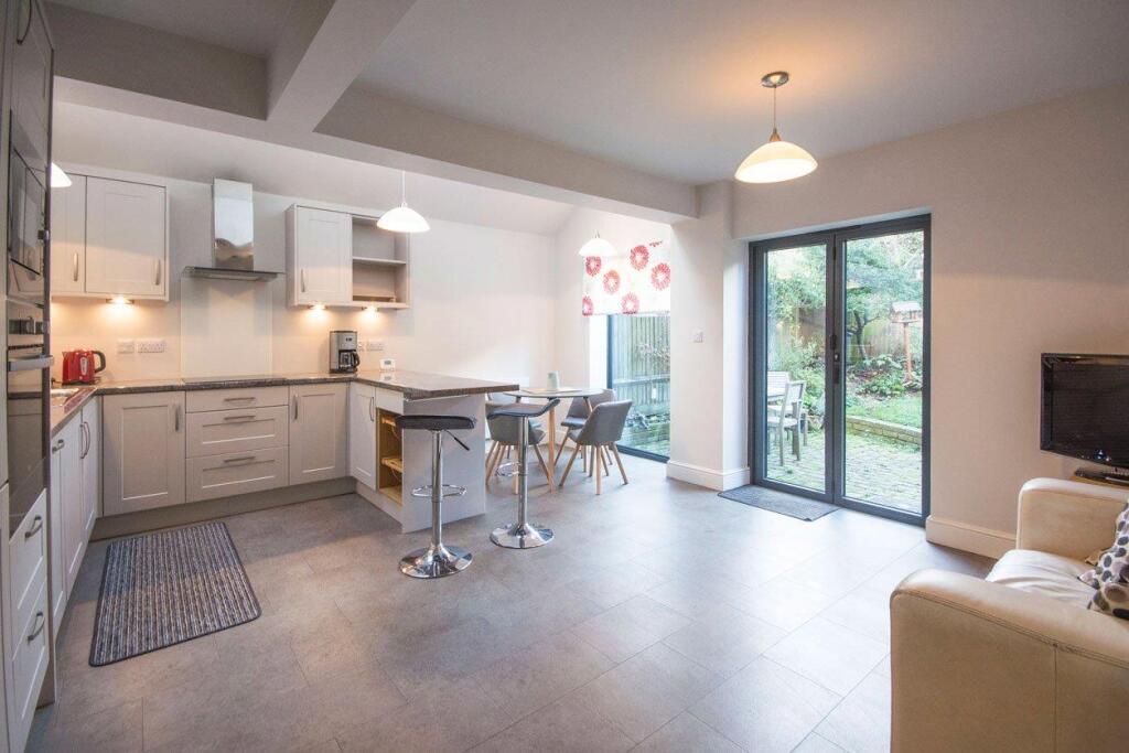 Main image of property: Narbonne Avenue, Clapham SW4
