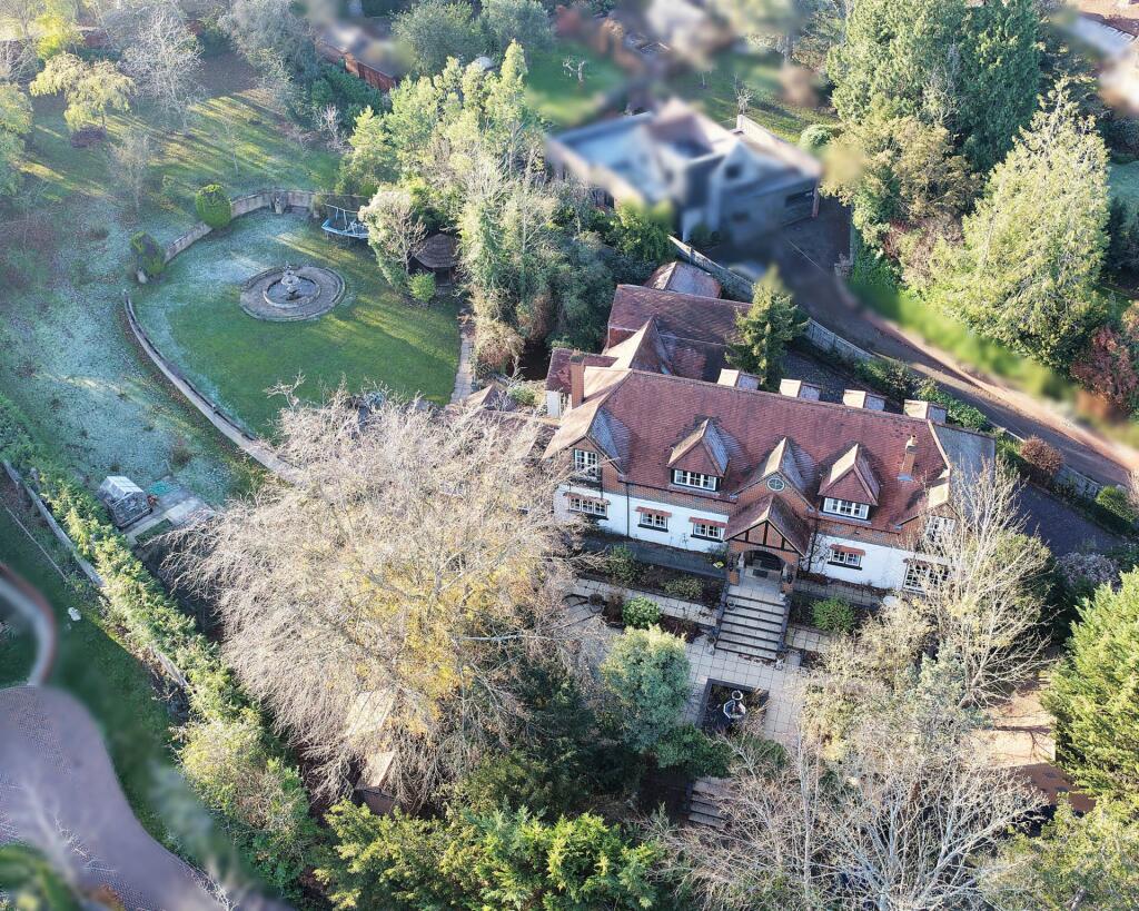 Main image of property: Riverview Road, Pangbourne - Walk to shops & train station