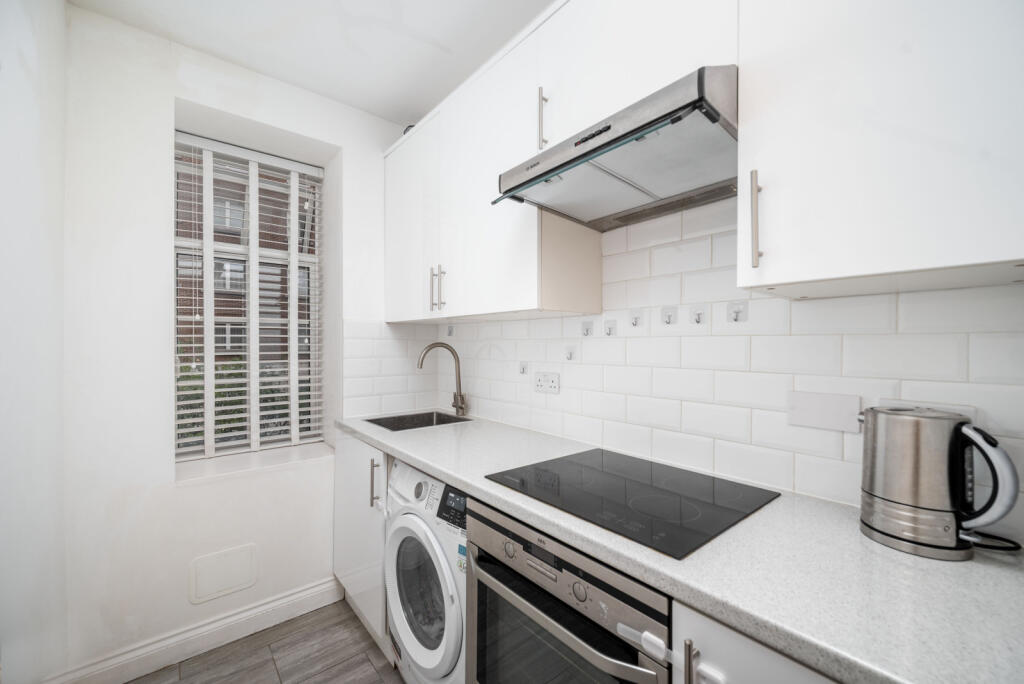 Apartment in London, City of Westminster - View 4