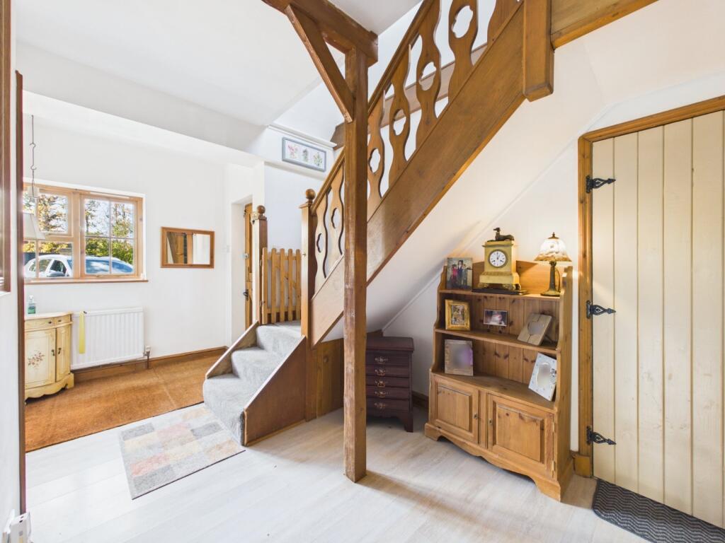 House in Slough - View 5