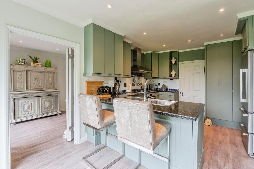 Clifton Way, Shenfield, Brentwood, CM13 - View 6