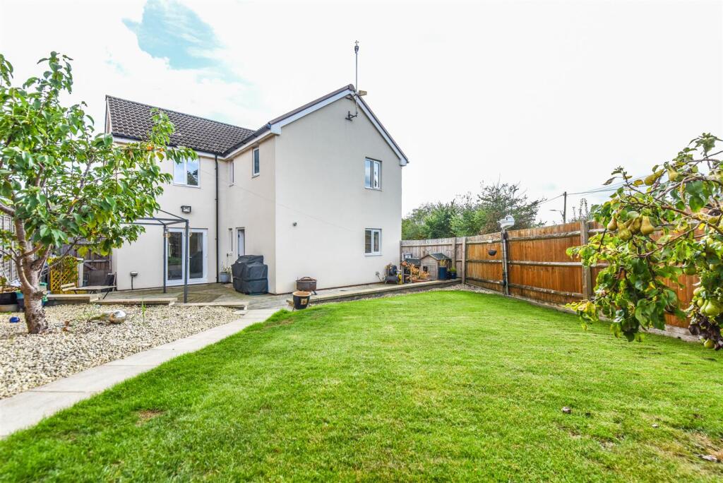 House in Stroud, Hinton - View 4