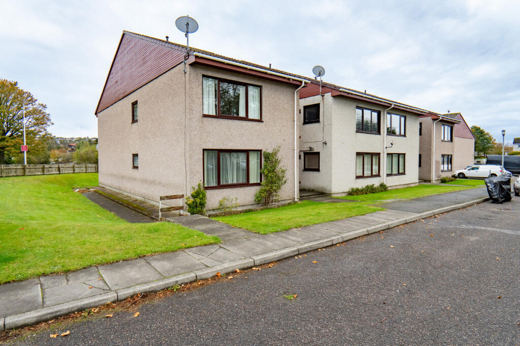1-bed flat on 52, Hilton Court, Inverness, IV2 4JP, £95,000