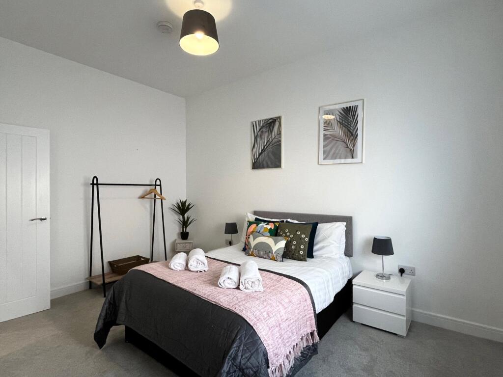 Apartment in Ryde, Weeks - View 5
