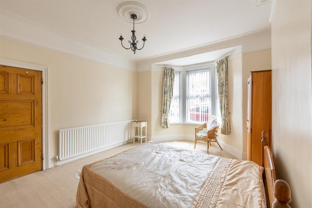 Apartment in Newcastle upon Tyne - View 4
