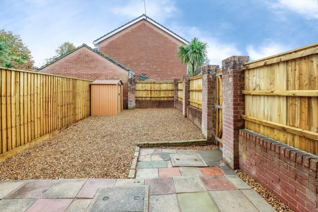Walditch Gardens, Canford Heath, Poole, Dorset, BH17 photo 4