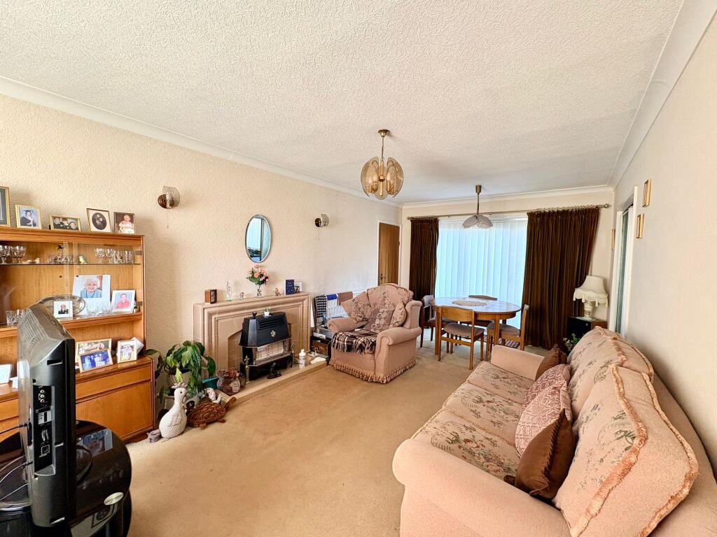 House in Doncaster, Bawtry - More