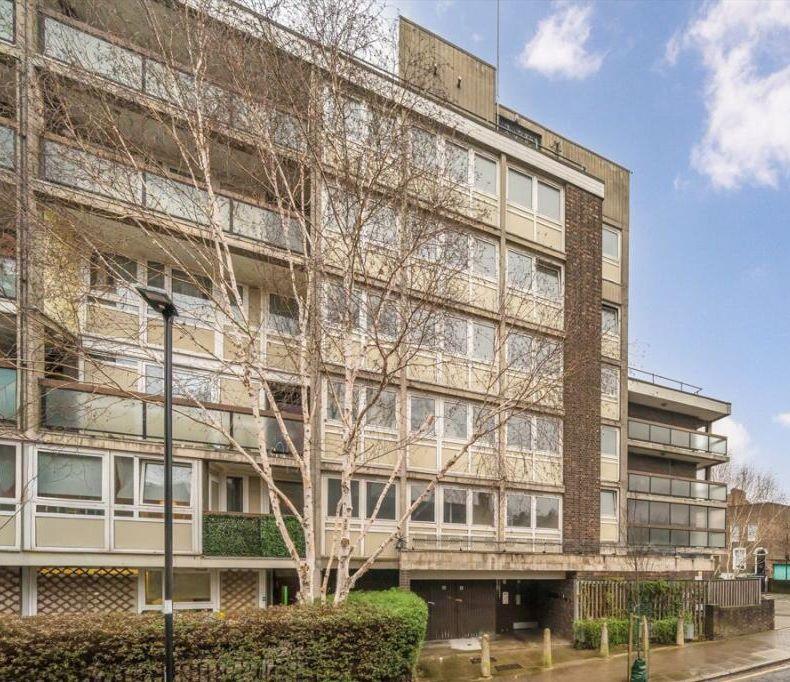 Main image of property: Flat 39 Jessop Court, Graham Street, Angel, Islington, London, N1 8LG
