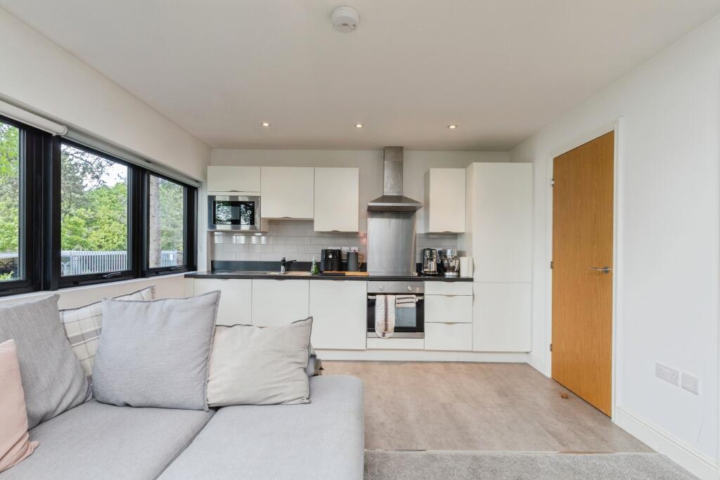 Whitchurch Lane, Bristol, BS14 photo 5