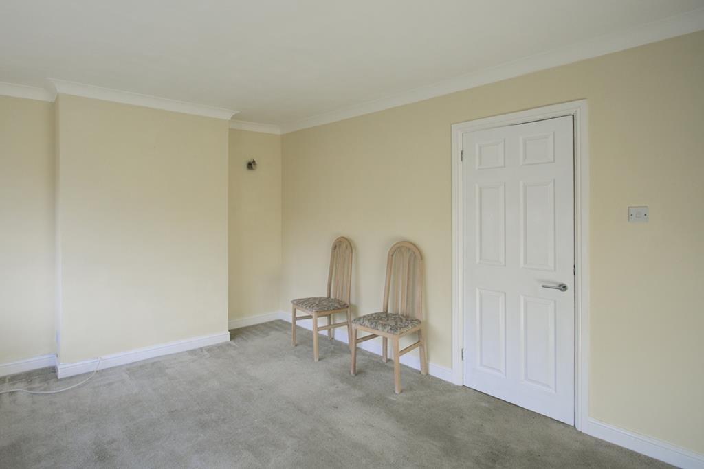 53 Chelmsford Avenue Collier Row Romford Essex photo 4