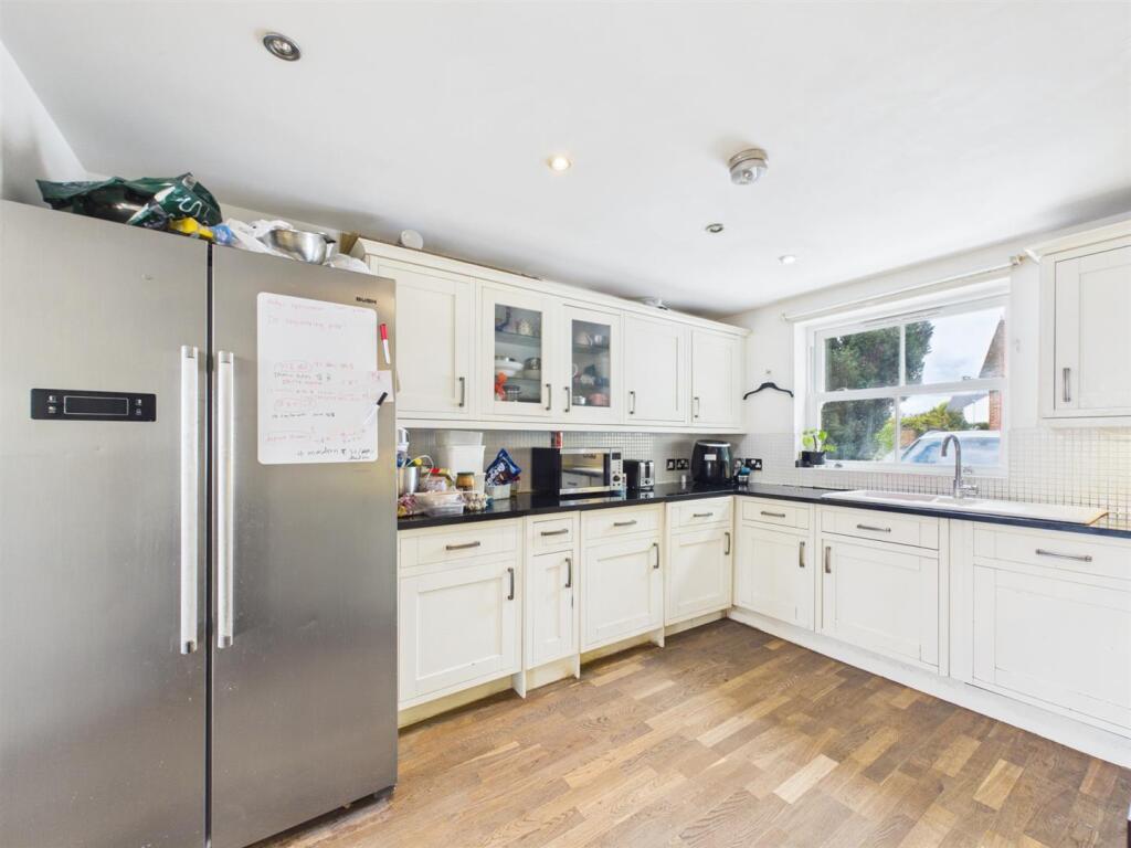 Maple Court, Repton photo 3