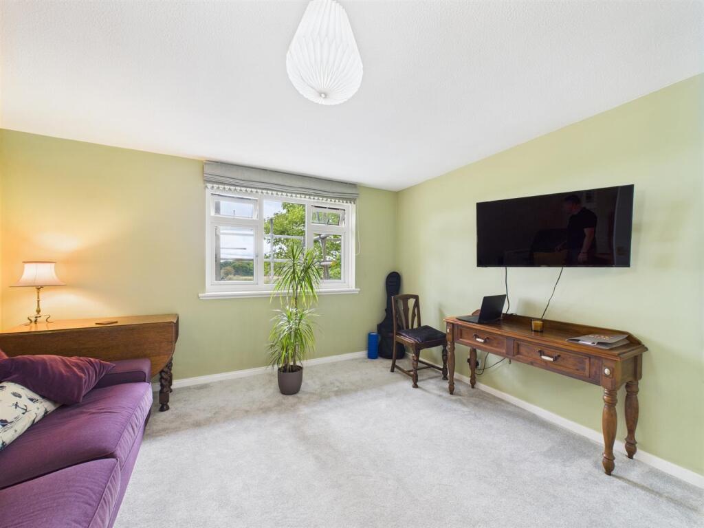 Apartment in Kingswood, Hanham Abbots - View 3