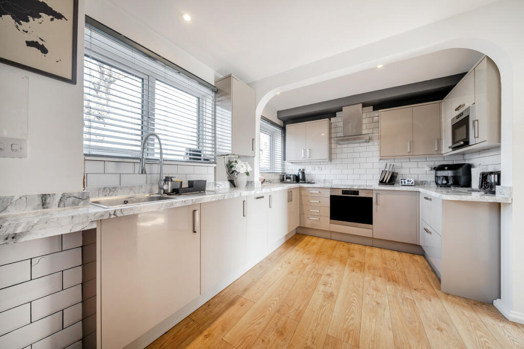 Main image of property: Littlebrook Manorway, Dartford, DA1