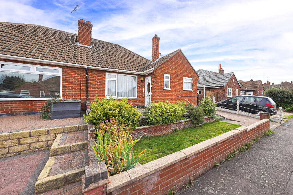 2-bed semi-detached on Chislehurst Avenue, Braunstone, Leicester, Leicestershire, £240,000