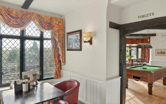 8685235-interior34.jpg