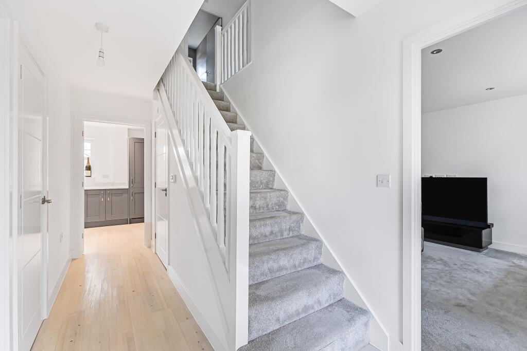 Additional image 10 of Cane Drive, Bricket Wood, AL2