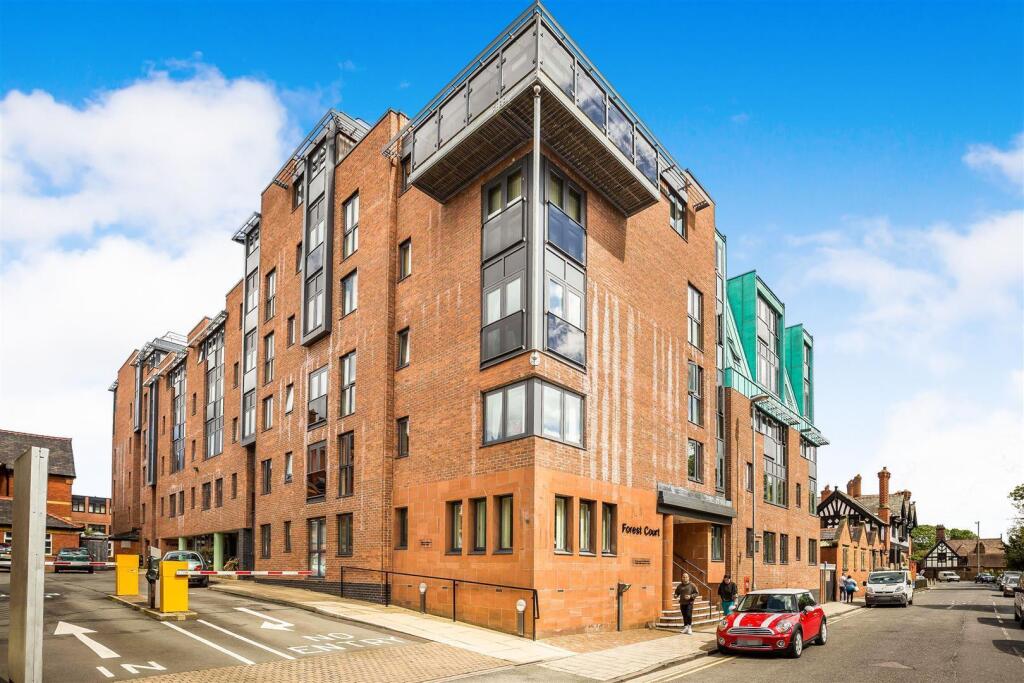 1-bed flat on Forest Court, Union Street, Chester, £110,000