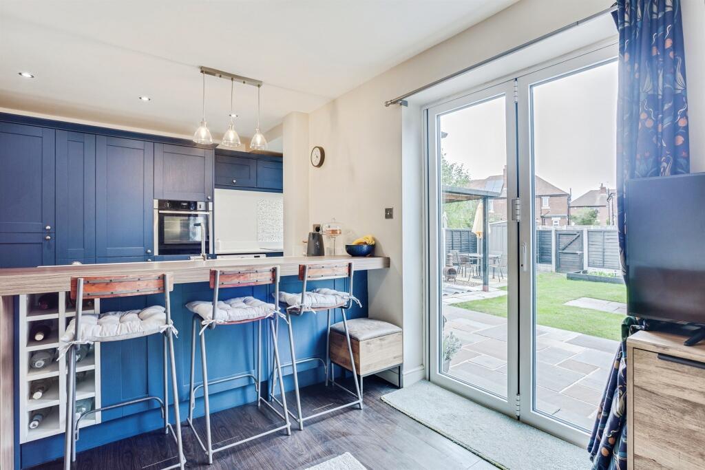 House in Wakefield - View 4