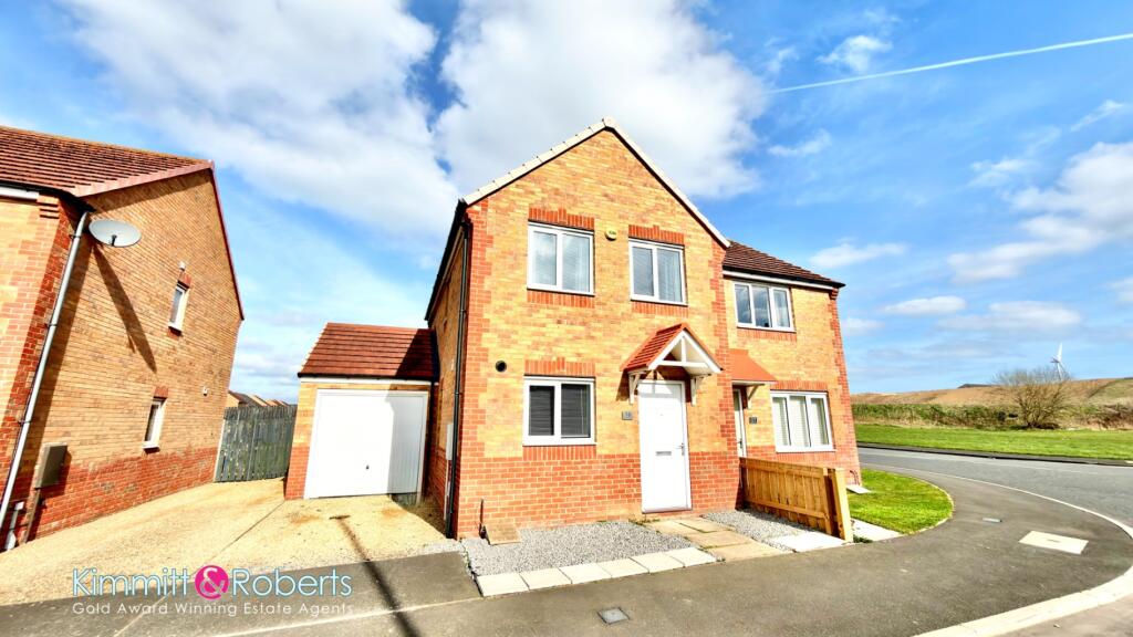3-bed semi-detached on Eppleton Estate, Hetton-le-hole, Houghton Le Spring, Tyne And Wear, DH5 9BD, £140,000
