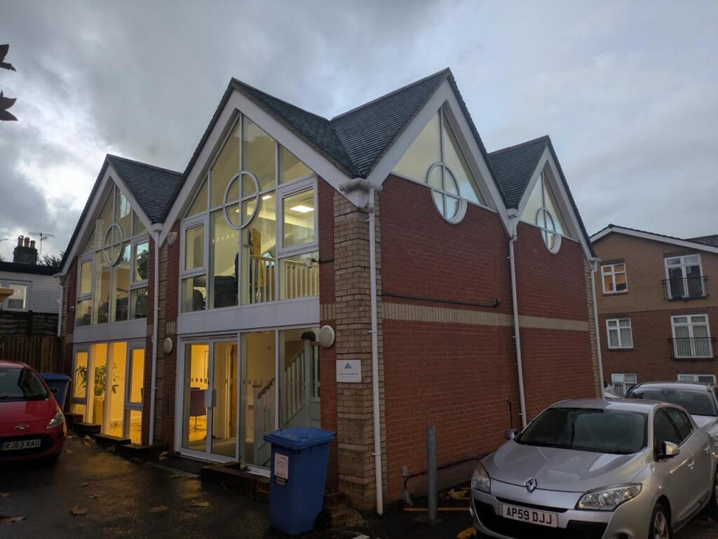 Main image of property: St. Thomas Court, 39 Epsom Road, Guildford, GU1 3LA
