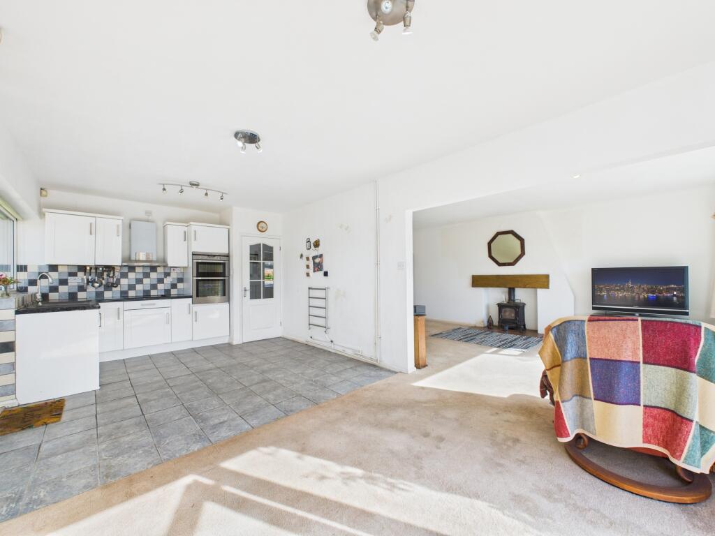 Robincroft Road, Allestree photo 3