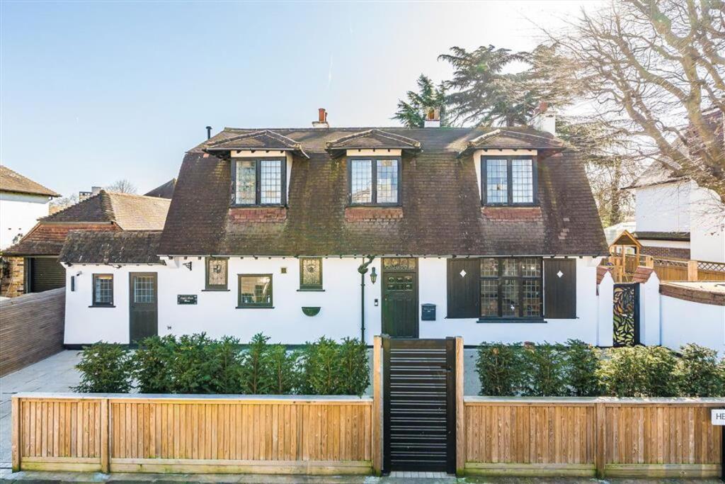 Main image of property: Hertford Avenue, East Sheen