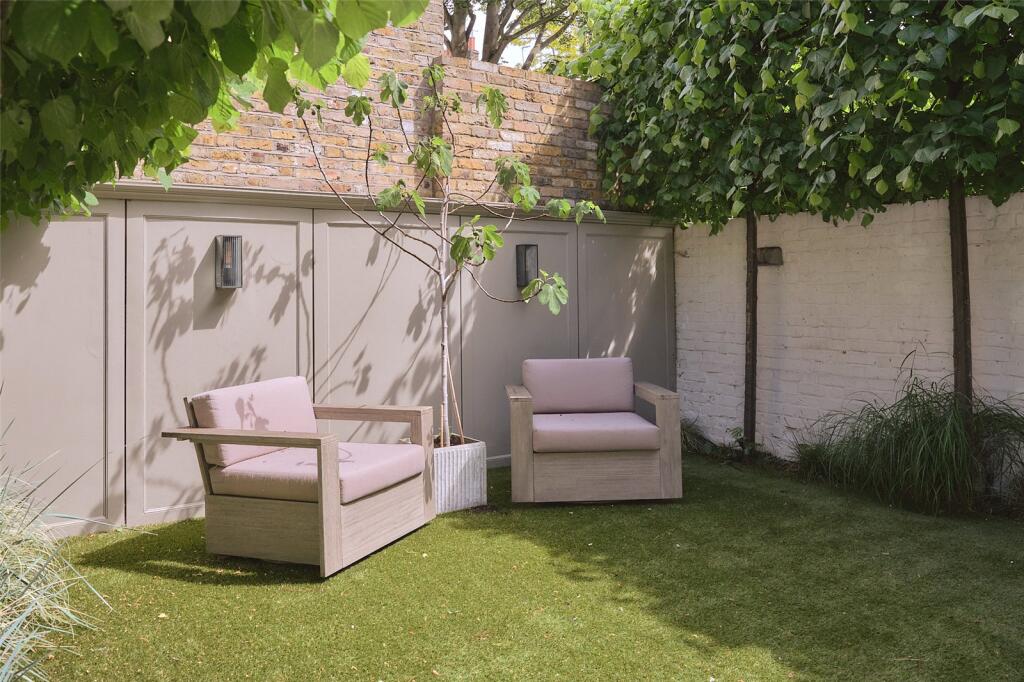 House in London, Angel, Highbury - More