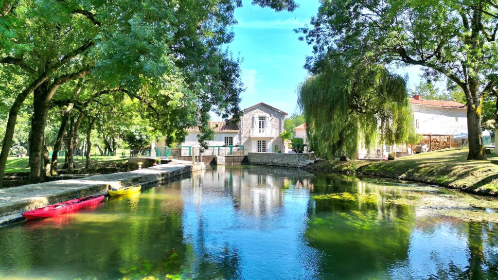 Main image of property: Poitou-Charentes, Charente, Chenon