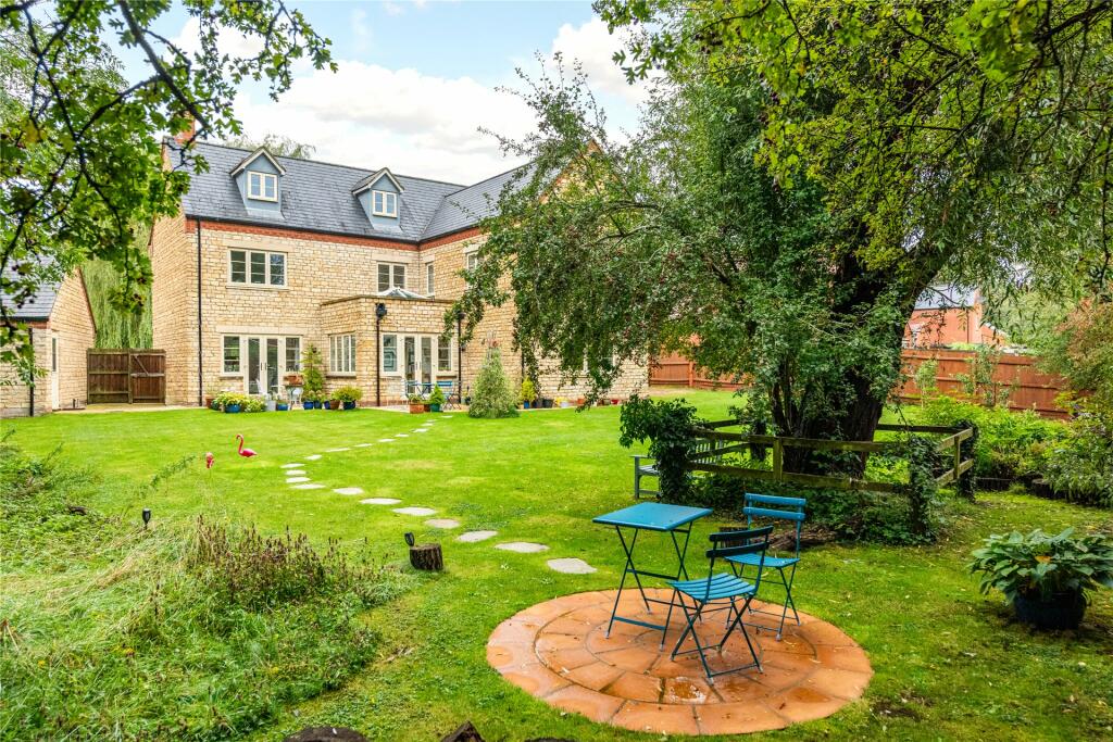 Wreschner Close, Deanshanger, Milton Keynes, Northamptonshire, MK19 photo 4