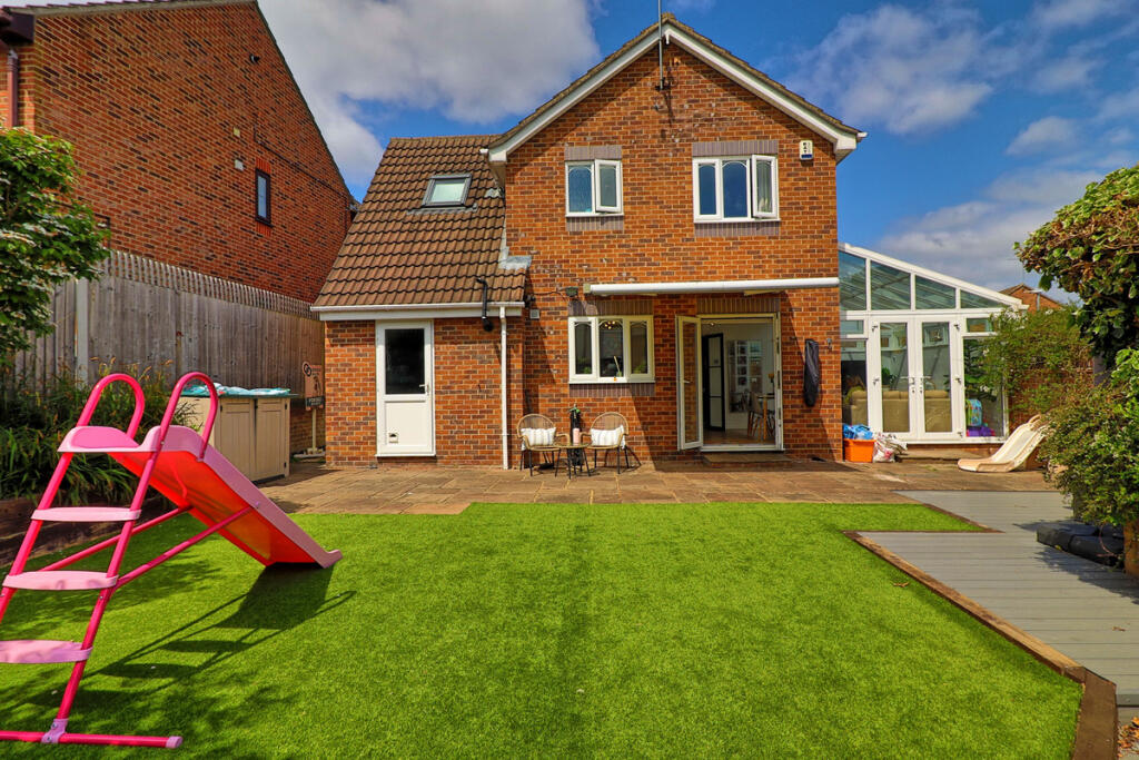House in Basildon, Sunnymede, Billericay - View 2