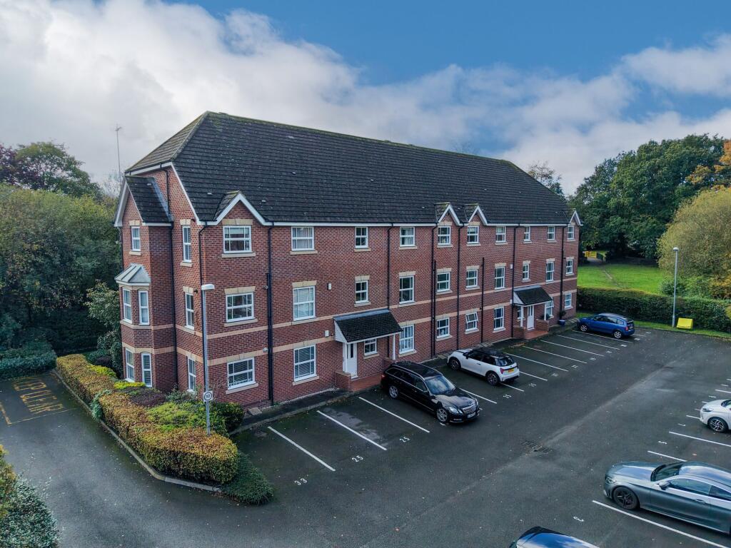 2-bed flat on Westholme Close, Congleton, CW12, £160,000