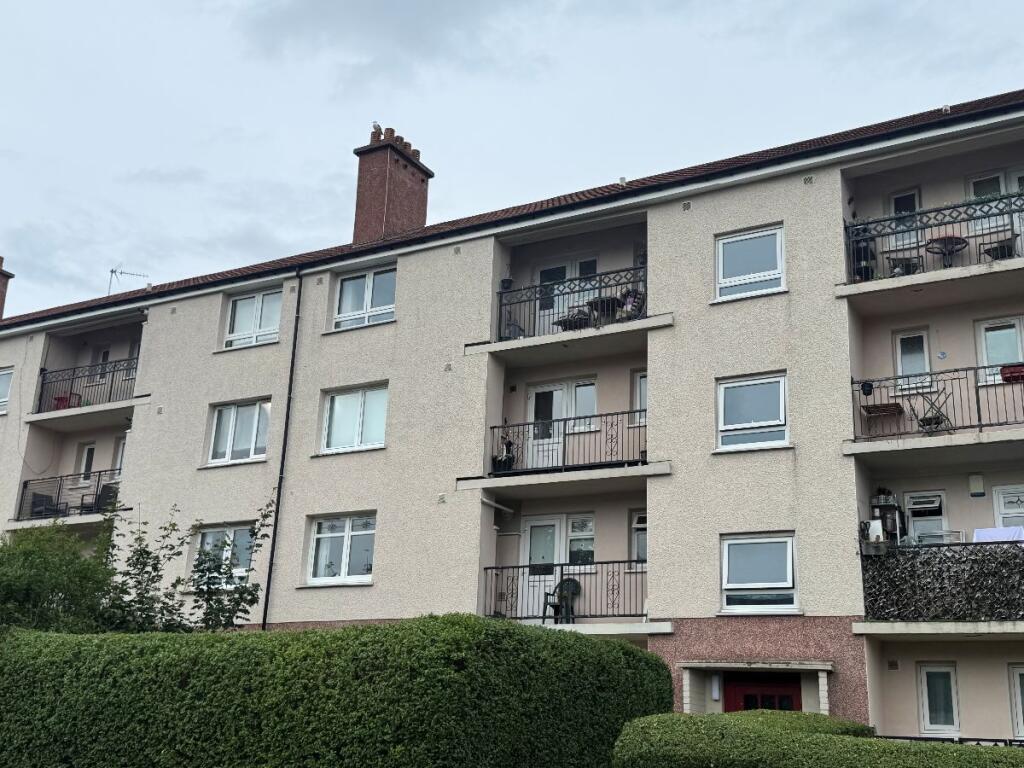 Main image of property: 2L, 11 Ardnahoe Avenue, Toryglen, Glasgow, G42 0DF