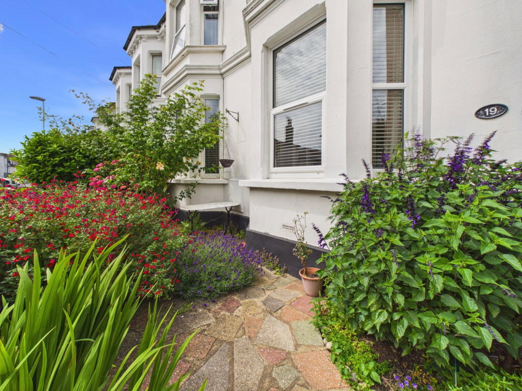 Apartment in Worthing, West Worthing - View 2