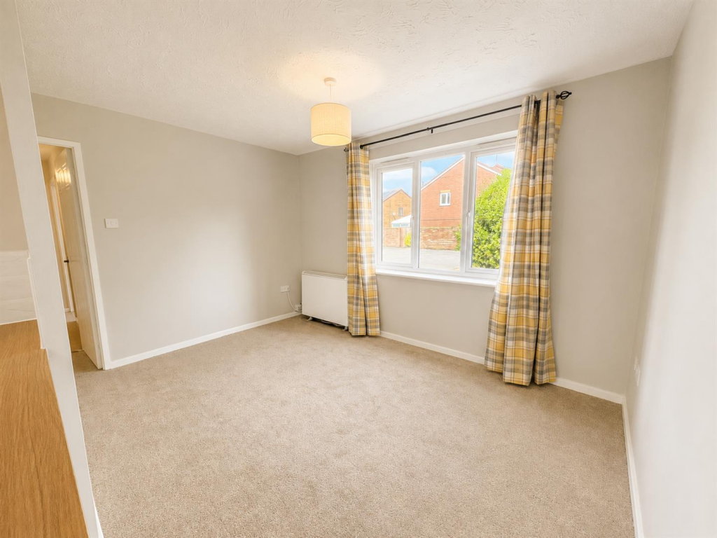 St. Philips Drive, Evesham photo 4