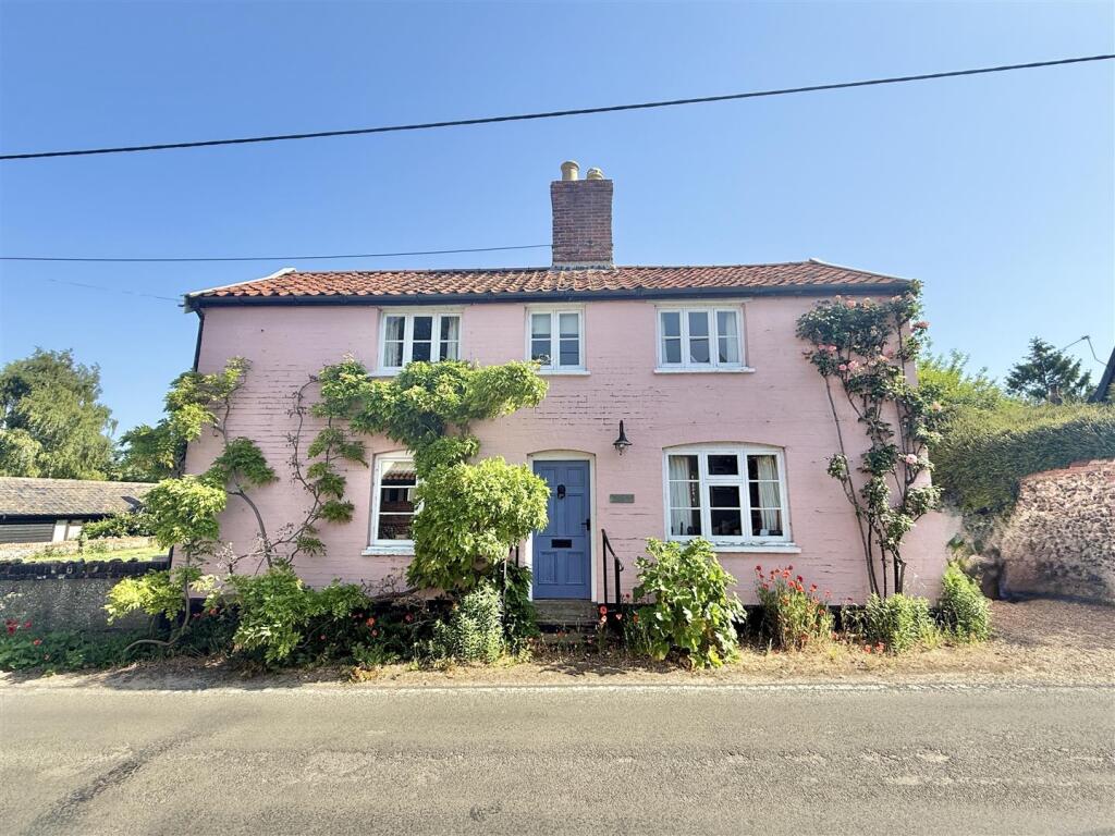 3-bed house on Nethergate Street, Hopton, £395,000