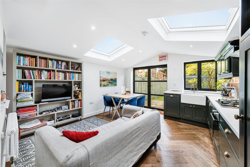 Apartment in London - View 4