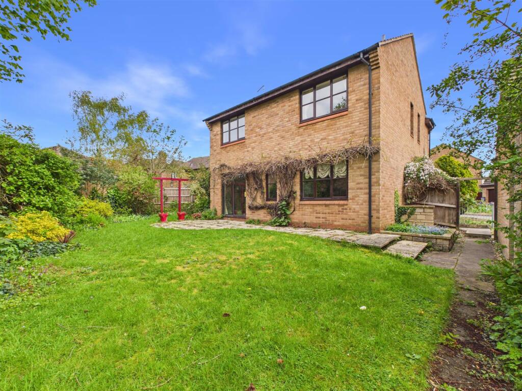 St. James Close, Harvington, Evesham photo 2