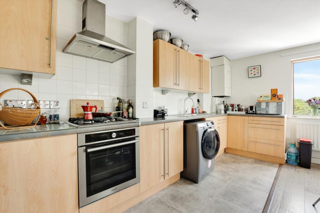 Apartment in London - View 5