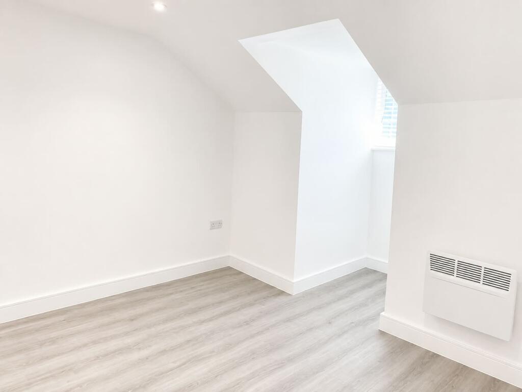 Apartment in Southampton - View 4