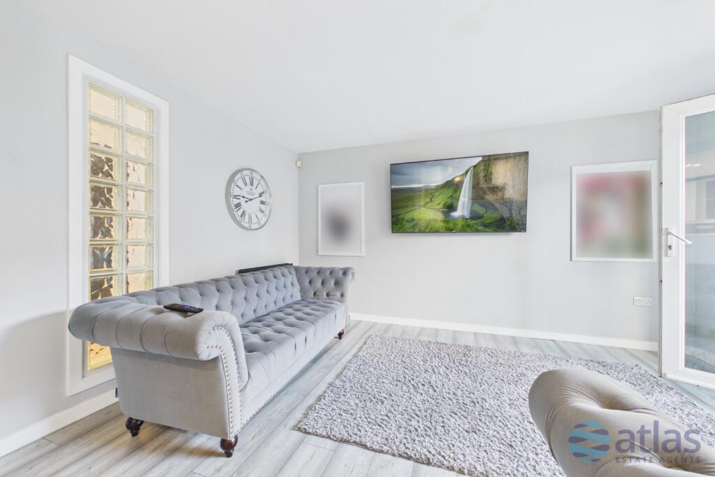 Apartment in Liverpool - More