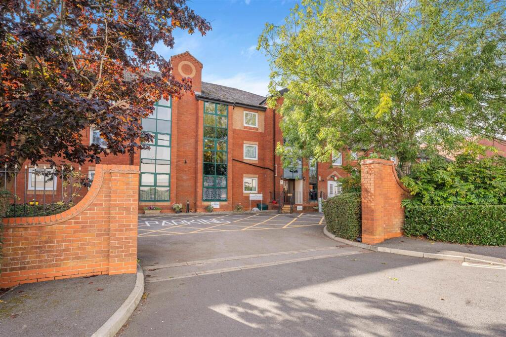 Main image of property: Chamberlaine Court, Banbury