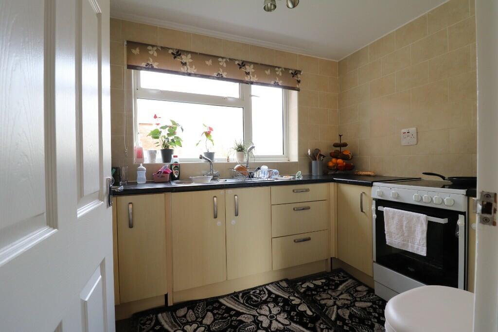 Apartment in Stevenage, Hertfordshire - View 2
