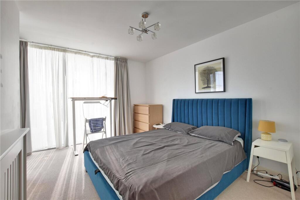 Apartment in London, Royal Borough of Greenwich - More