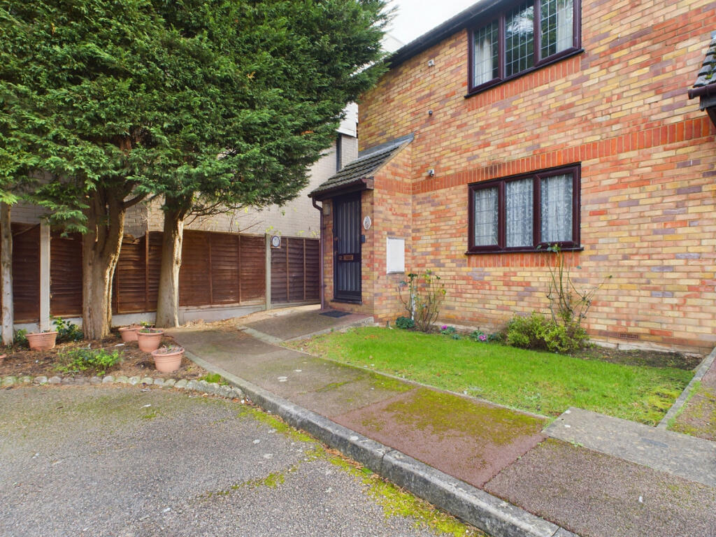 Main image of property: London Road, Benfleet, SS7