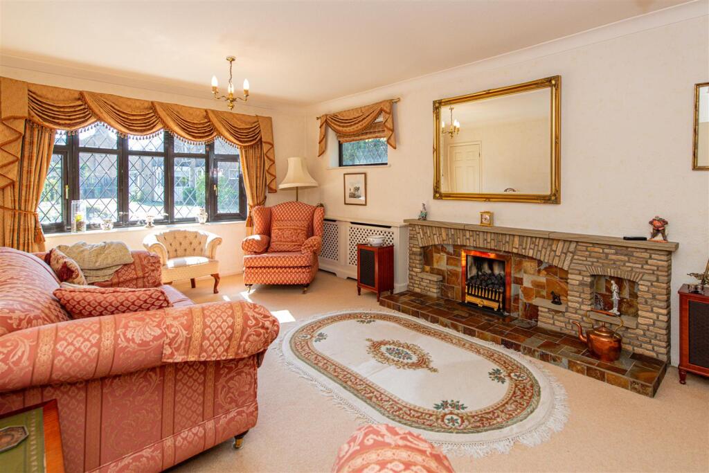 Manor Close, Great Harrowden - View 3