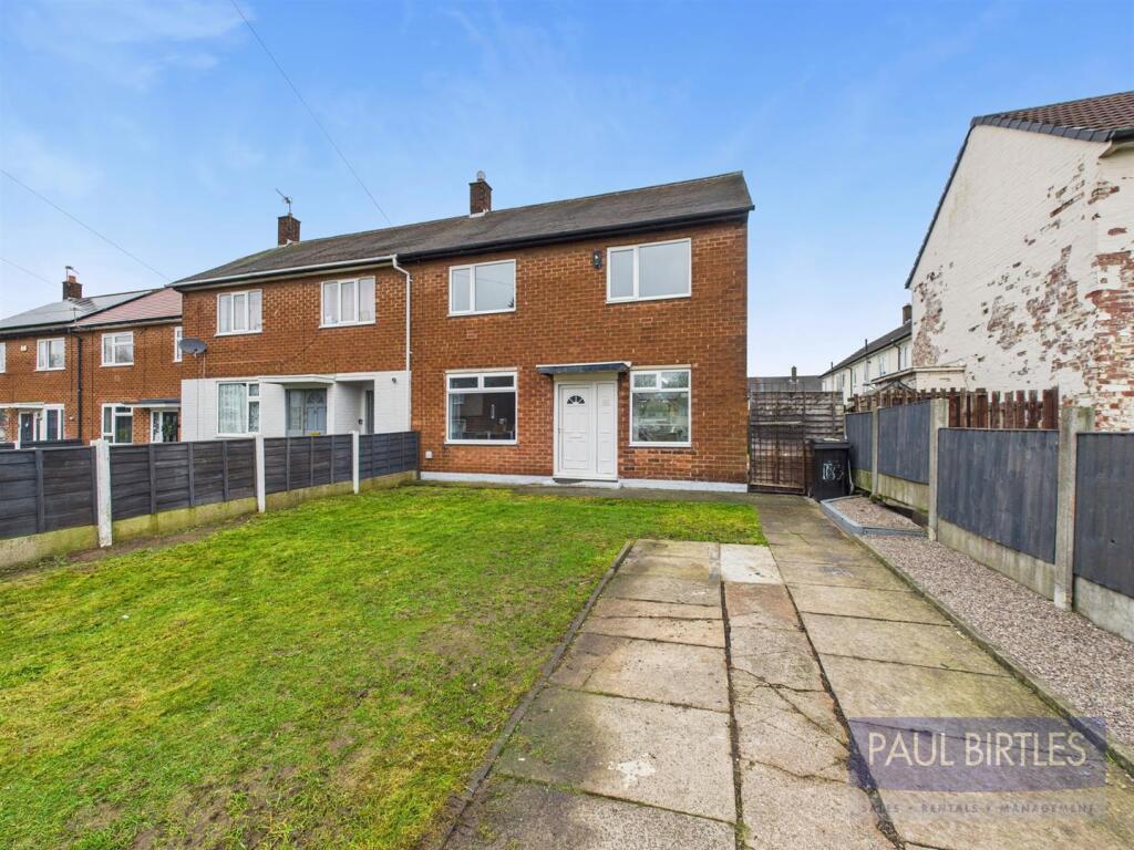 3-bed terraced on Wood Lane, Partington, Trafford, M31 4HS, £210,000