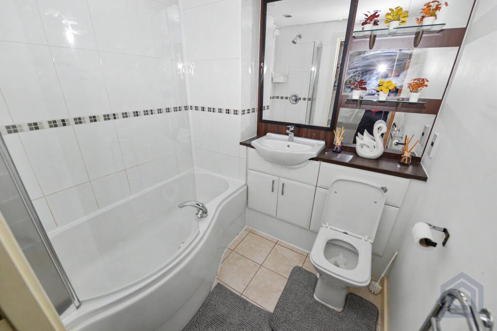 Apartment in Birmingham, West Midlands - More