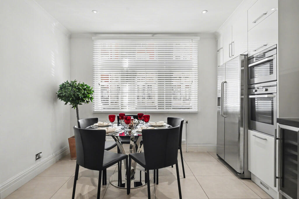 4 bedroom apartment for rent