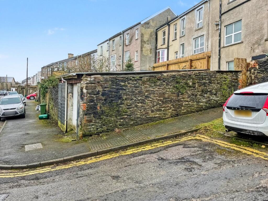 Garages to rear of Wood Road (Cliff Road), Treforest, Pontypridd - View 4